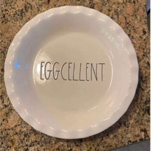 Brand new rae dunn easter Pie plate! Super cute.